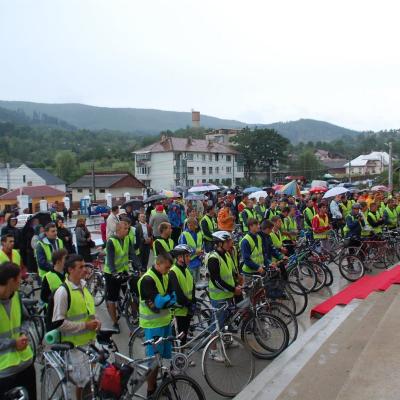 14 august: Cacica: Sosirea pelerinilor biciclişti