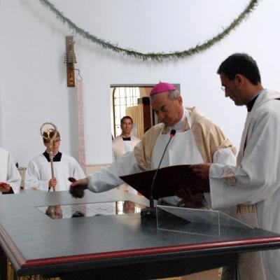 15 august: Cacica: Liturghia de consacrare a noului altar
