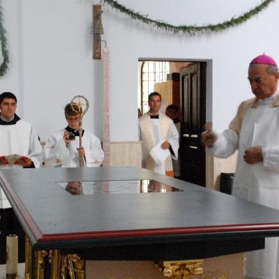 15 august: Cacica: Liturghia de consacrare a noului altar
