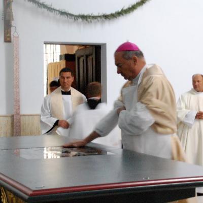 15 august: Cacica: Liturghia de consacrare a noului altar