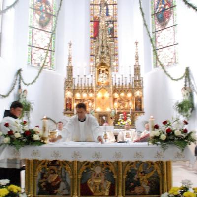 15 august: Cacica: Liturghia de consacrare a noului altar