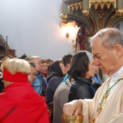 15 august: Cacica: Liturghia de consacrare a noului altar