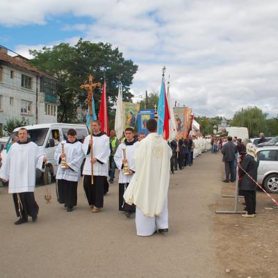 15 august: Cacica: Liturghia pontificală a hramului