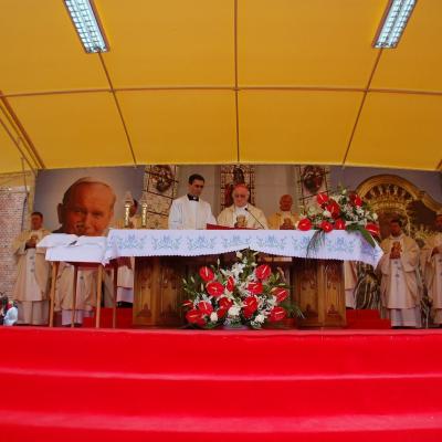 15 august: Cacica: Liturghia pontificală a hramului