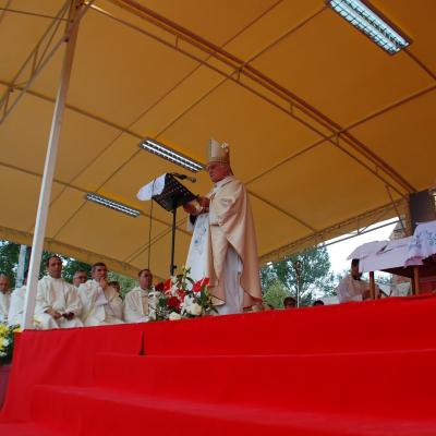 15 august: Cacica: Liturghia pontificală a hramului