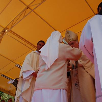 15 august: Cacica: Liturghia pontificală a hramului