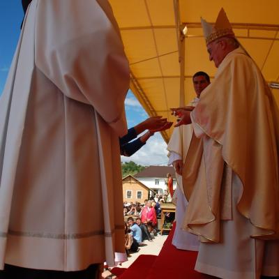 15 august: Cacica: Liturghia pontificală a hramului
