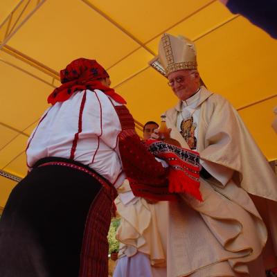 15 august: Cacica: Liturghia pontificală a hramului