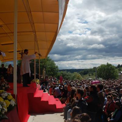 15 august: Cacica: Liturghia pontificală a hramului