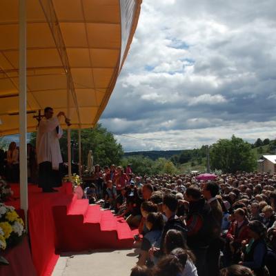 15 august: Cacica: Liturghia pontificală a hramului