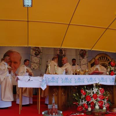 15 august: Cacica: Liturghia pontificală a hramului