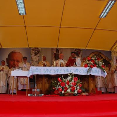 15 august: Cacica: Liturghia pontificală a hramului