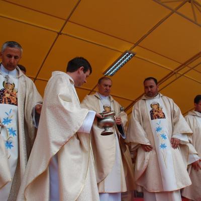 15 august: Cacica: Liturghia pontificală a hramului