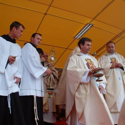 15 august: Cacica: Liturghia pontificală a hramului