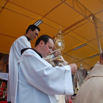 15 august: Cacica: Liturghia pontificală a hramului