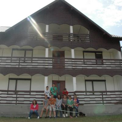 16-18 august: Adolescenţi din Iaşi în drumeţie la Poiana Micului