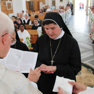 18 august: Târgu Ocna: Profesiunea perpetuă a sorei Maria Monica Butacu