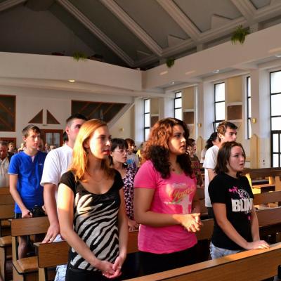 23-26 august:Tineri de la "Sf. Tereza a Pruncului Isus" din Iaşi în campus la Lacu Roşu