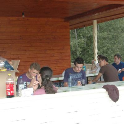 23-26 august:Tineri de la "Sf. Tereza a Pruncului Isus" din Iaşi în campus la Lacu Roşu