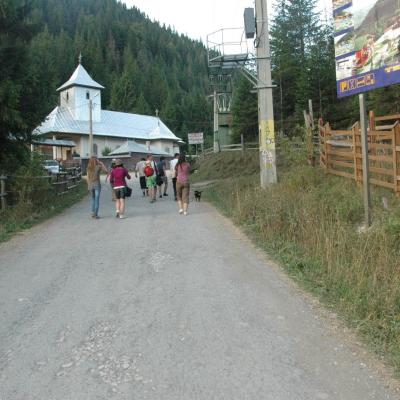 23-26 august:Tineri de la "Sf. Tereza a Pruncului Isus" din Iaşi în campus la Lacu Roşu