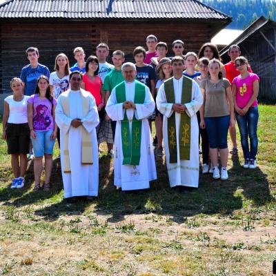 23-26 august:Tineri de la "Sf. Tereza a Pruncului Isus" din Iaşi în campus la Lacu Roşu