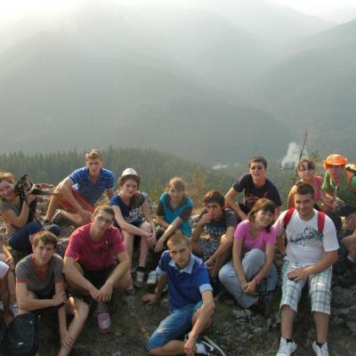 23-26 august:Tineri de la "Sf. Tereza a Pruncului Isus" din Iaşi în campus la Lacu Roşu