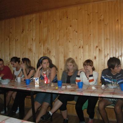 23-26 august:Tineri de la "Sf. Tereza a Pruncului Isus" din Iaşi în campus la Lacu Roşu