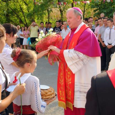 26 august: Sprânceana: Conferirea sacramentului sfântului Mir