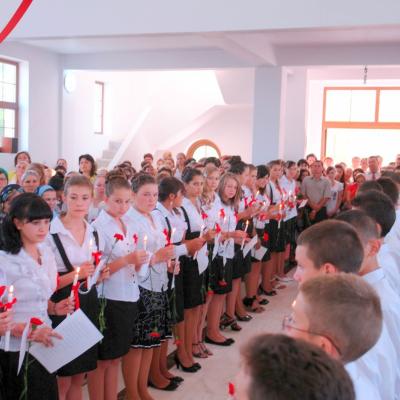 26 august: Sprânceana: Conferirea sacramentului sfântului Mir