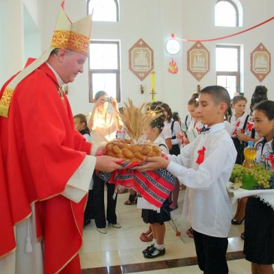 26 august: Sprânceana: Conferirea sacramentului sfântului Mir