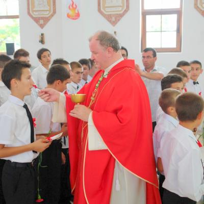 26 august: Sprânceana: Conferirea sacramentului sfântului Mir