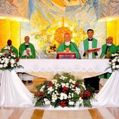 26 august: Iaşi (FIAC): Sfânta Liturghie prezidată de Eminenţa Sa card. Salvatore de Giorgi