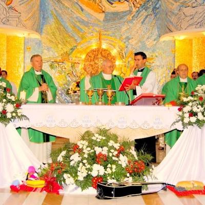 26 august: Iaşi (FIAC): Sfânta Liturghie prezidată de Eminenţa Sa card. Salvatore de Giorgi