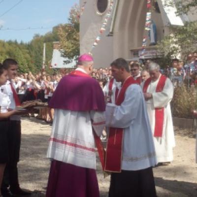9 septembrie: Pralea: Conferirea sacramentului Mirului