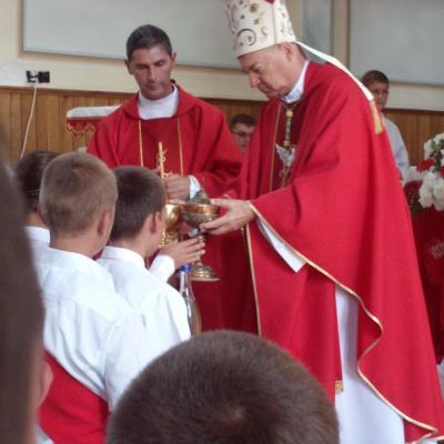 9 septembrie: Pralea: Conferirea sacramentului Mirului