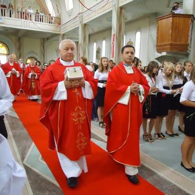 15 septembrie: Frumoasa: Conferirea sacramentului Mirului