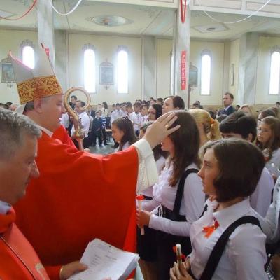 15 septembrie: Frumoasa: Conferirea sacramentului Mirului