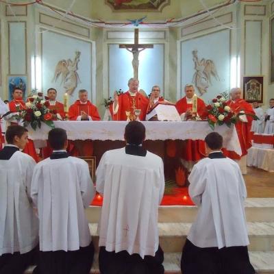 15 septembrie: Frumoasa: Conferirea sacramentului Mirului