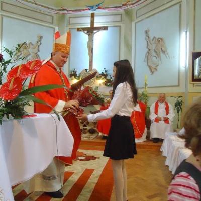 15 septembrie: Frumoasa: Conferirea sacramentului Mirului