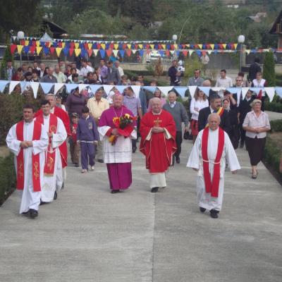 16 septembrie: Dărmăneşti: Administrarea sfântului Mir