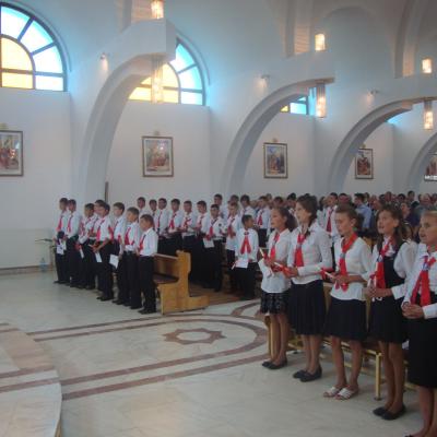 16 septembrie: Dărmăneşti: Administrarea sfântului Mir