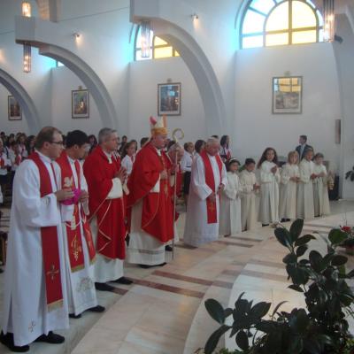 16 septembrie: Dărmăneşti: Administrarea sfântului Mir