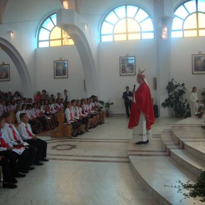16 septembrie: Dărmăneşti: Administrarea sfântului Mir