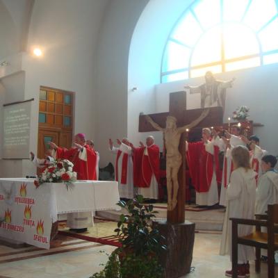 16 septembrie: Dărmăneşti: Administrarea sfântului Mir