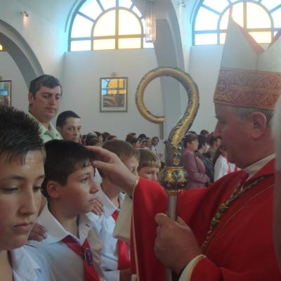 16 septembrie: Dărmăneşti: Administrarea sfântului Mir