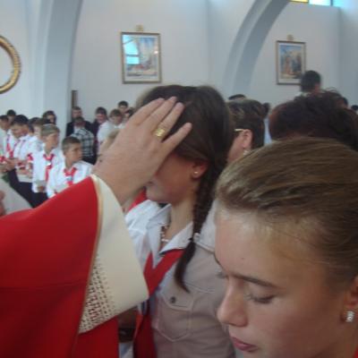 16 septembrie: Dărmăneşti: Administrarea sfântului Mir