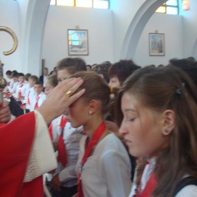 16 septembrie: Dărmăneşti: Administrarea sfântului Mir