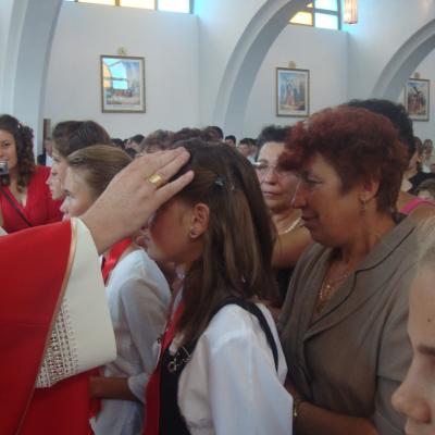 16 septembrie: Dărmăneşti: Administrarea sfântului Mir