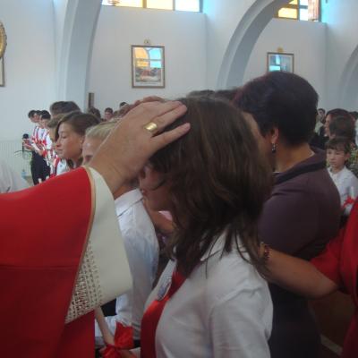16 septembrie: Dărmăneşti: Administrarea sfântului Mir