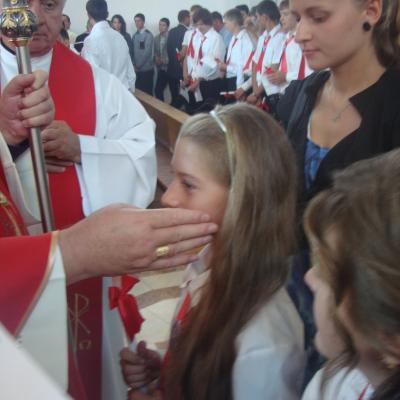 16 septembrie: Dărmăneşti: Administrarea sfântului Mir